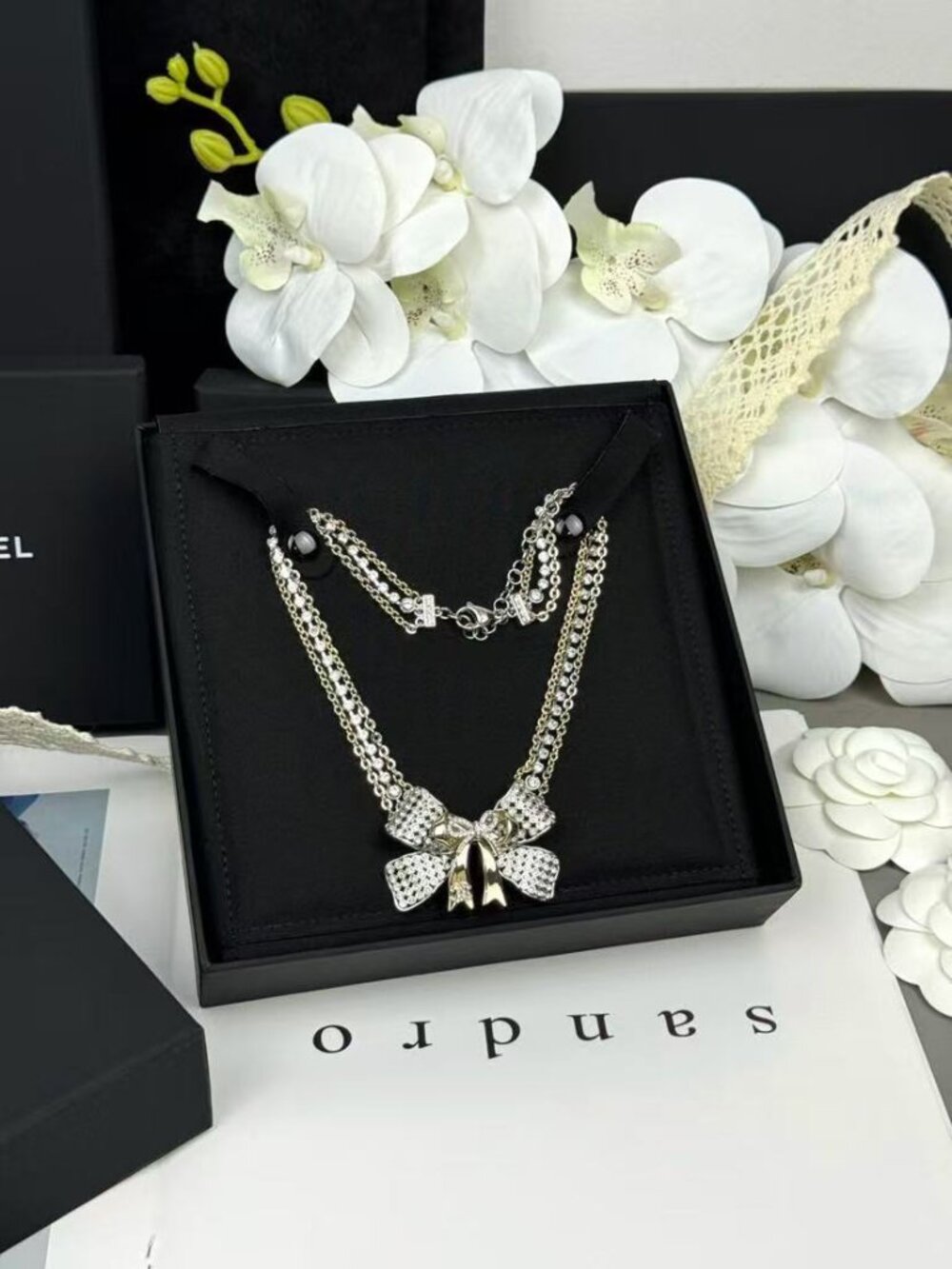 🎗️🎗️Chanel-Style Double-Layer Necklace with Full-Pavé Bow🥥🥥